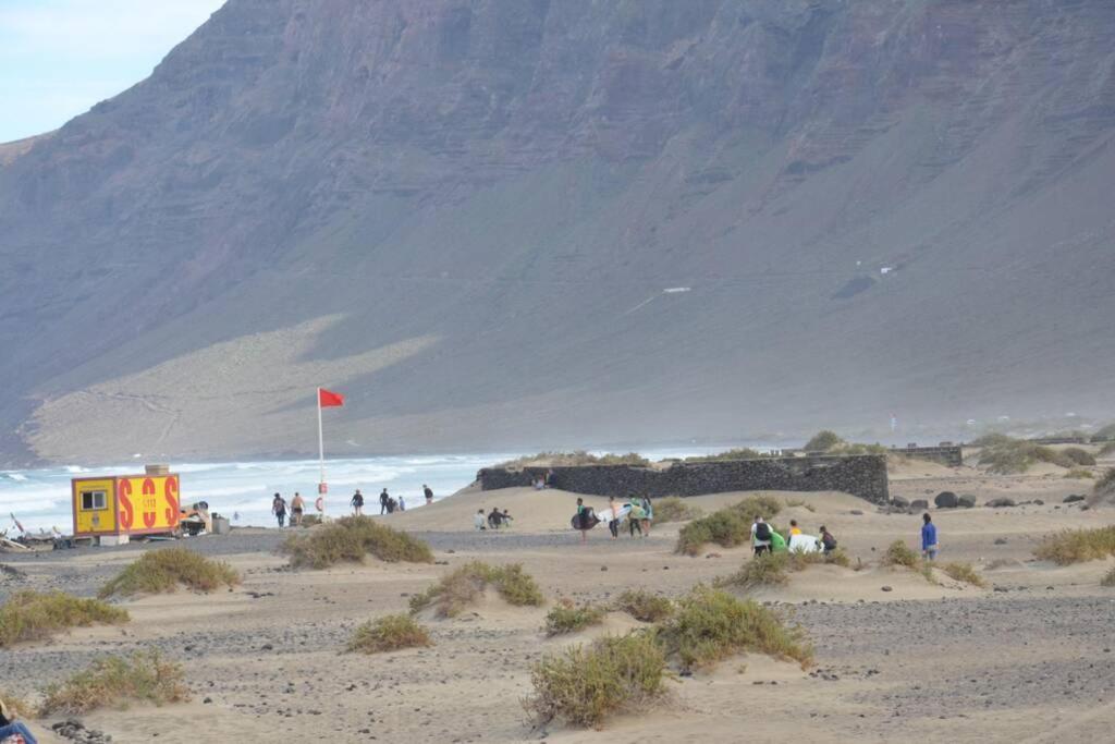 Lanzarote Famara Beach Esterno foto